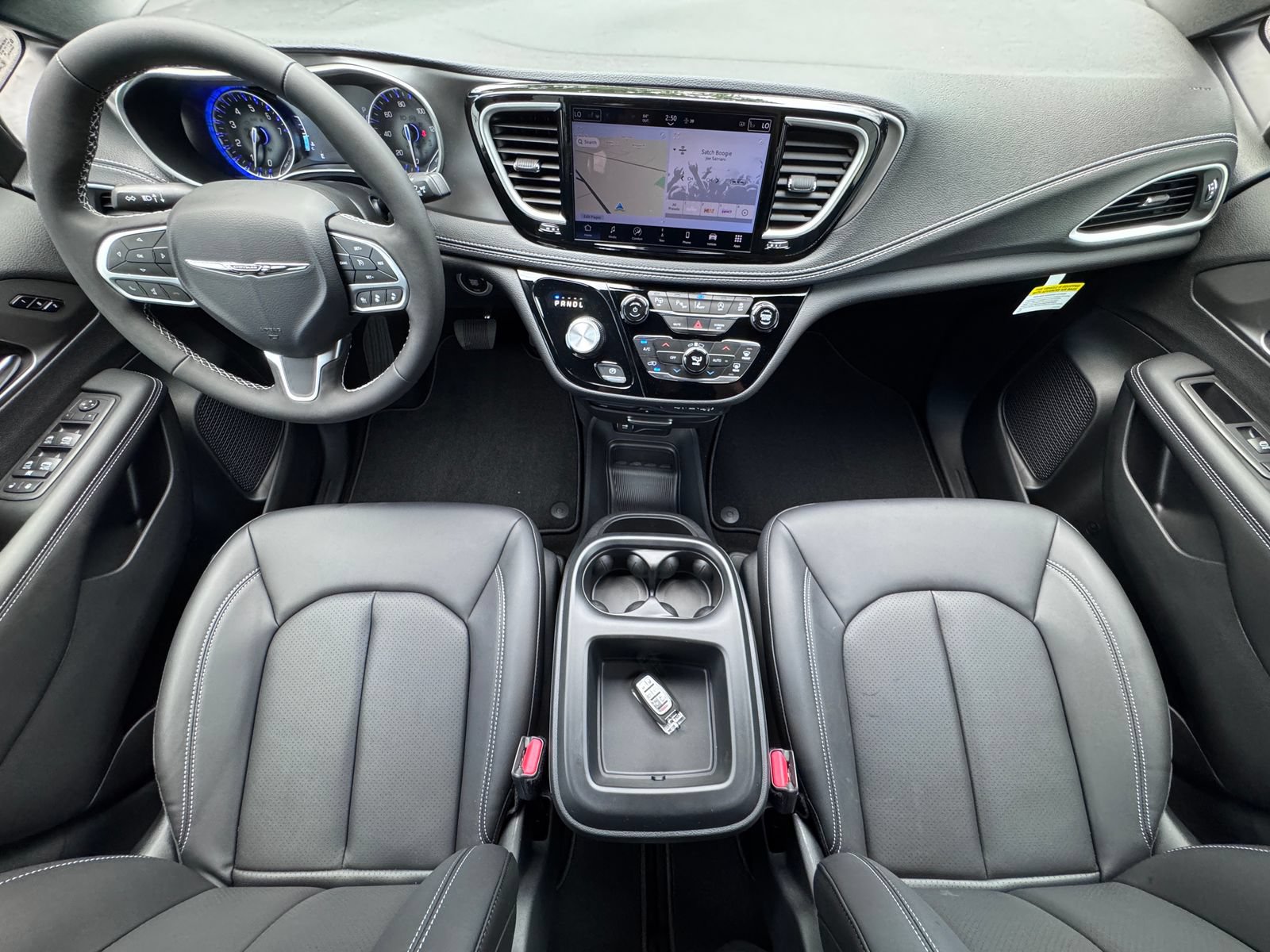 New 2025 Chrysler Pacifica Select w/ Uconnect Theater Family Group AWD/4WD image 25