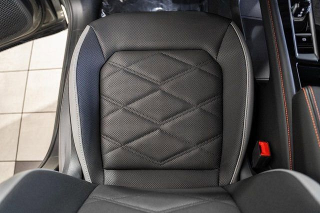 Used 2025 Volkswagen Atlas Peak Edition SE image 31