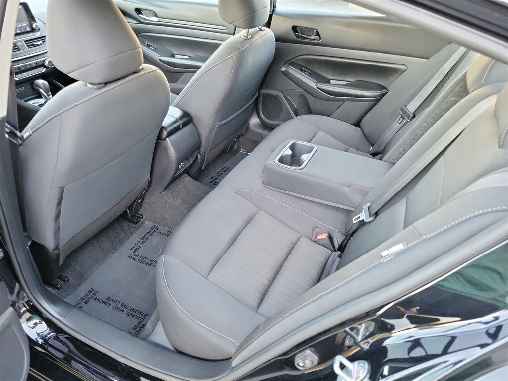 Used 2024 Nissan Altima 2.5 SV image 19