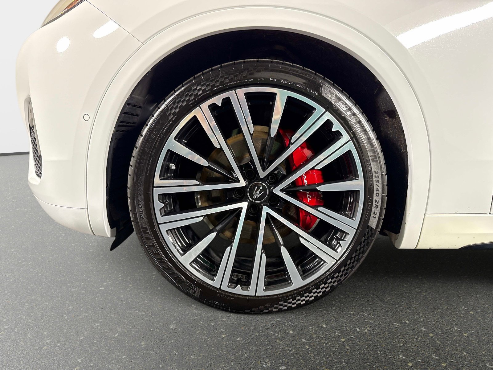 Used 2023 Maserati Grecale Modena AWD/4WD image 12