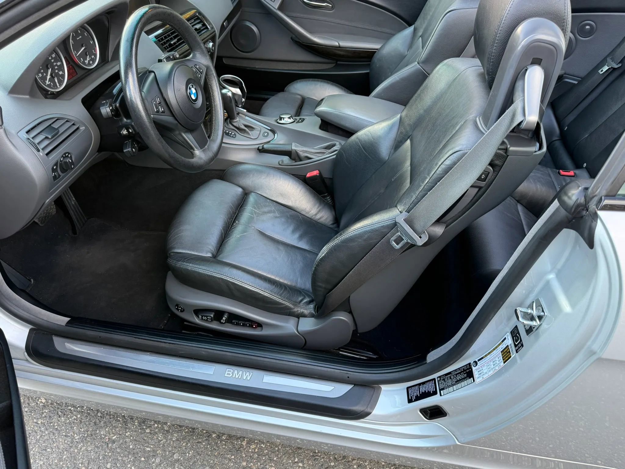 Used 2005 BMW 645Ci Convertible RWD image 19