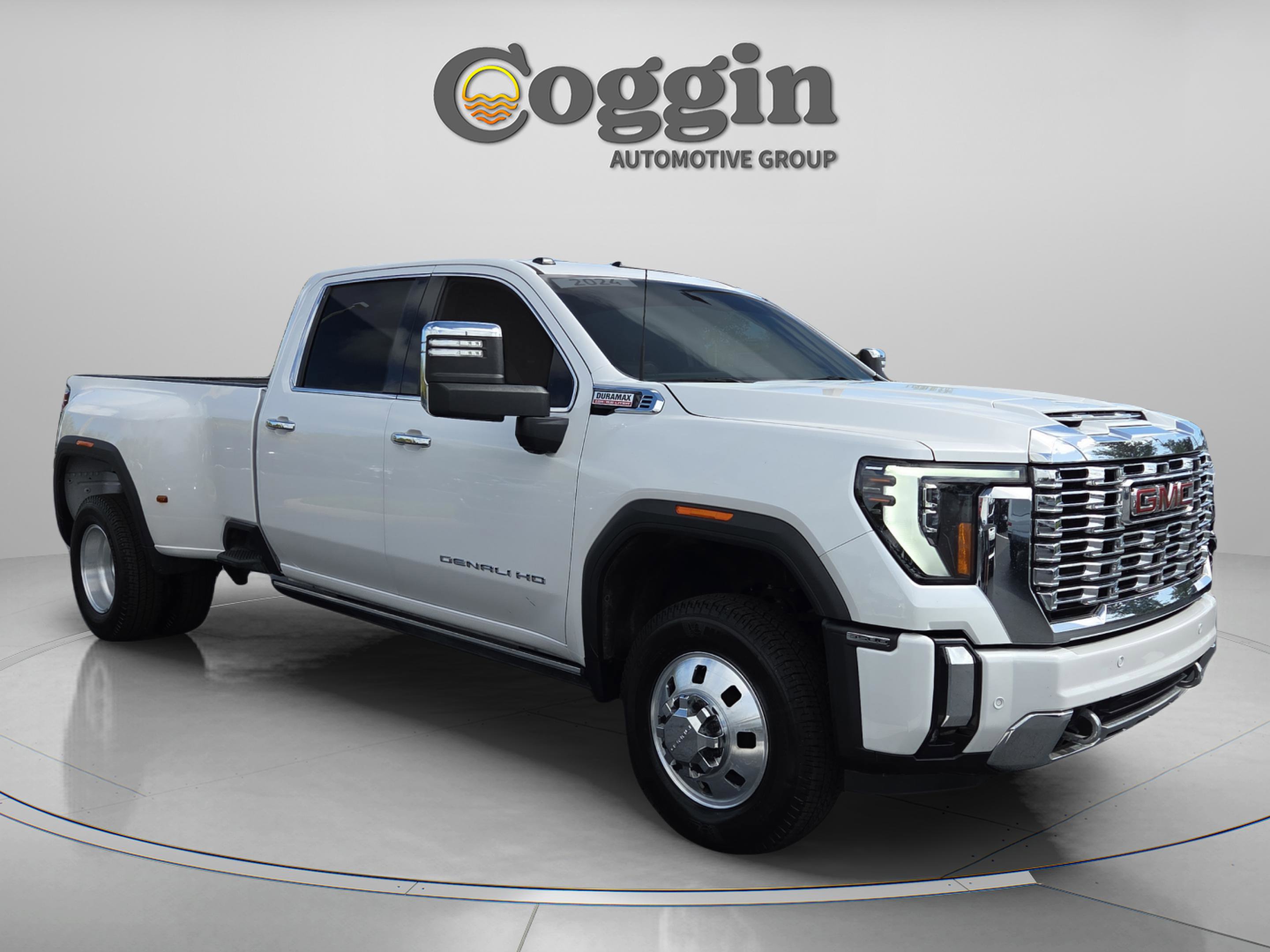 Used 2024 GMC Sierra 3500 Denali w/ Denali Reserve Package image 8