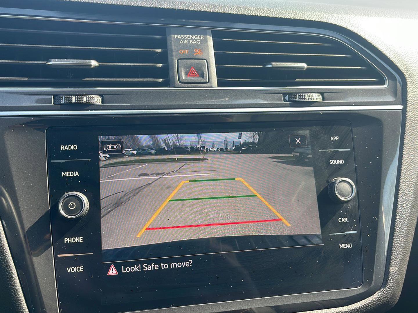 Used 2023 Volkswagen Tiguan SE R-Line image 25