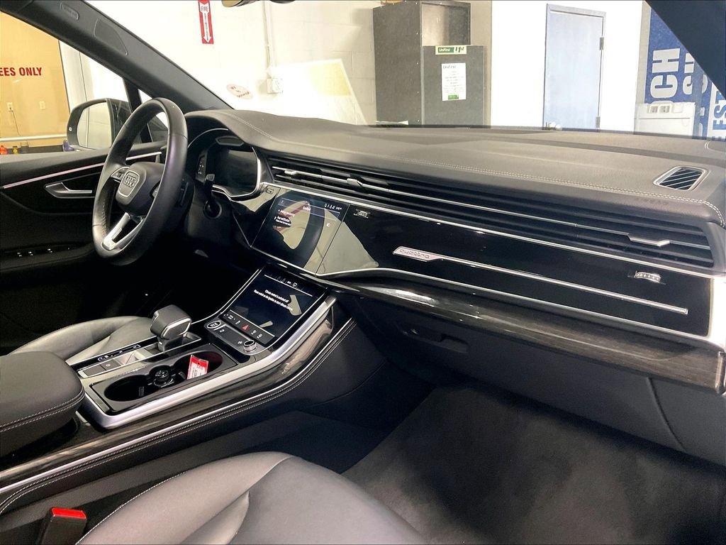 Used 2025 Audi Q7 3.0T Premium Plus AWD/4WD image 14