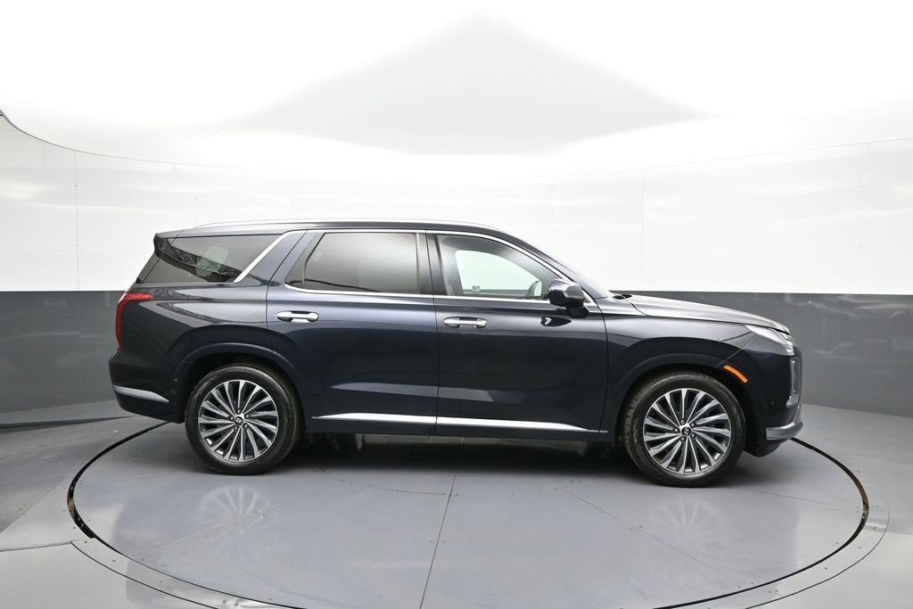 Used 2024 Hyundai Palisade Calligraphy image 5