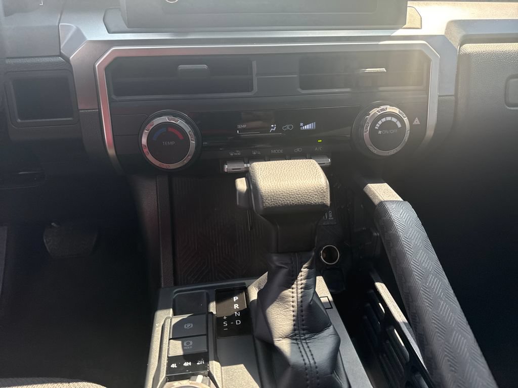 Used 2025 Toyota 4Runner SR5 AWD/4WD image 20