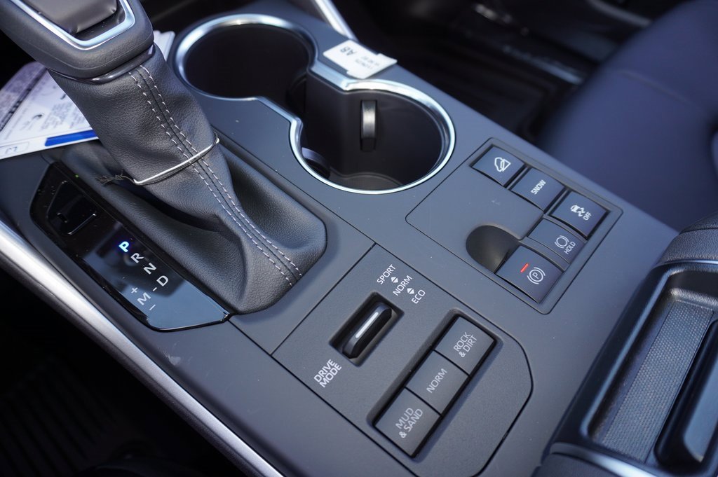 New 2026 Toyota Highlander XLE image 18