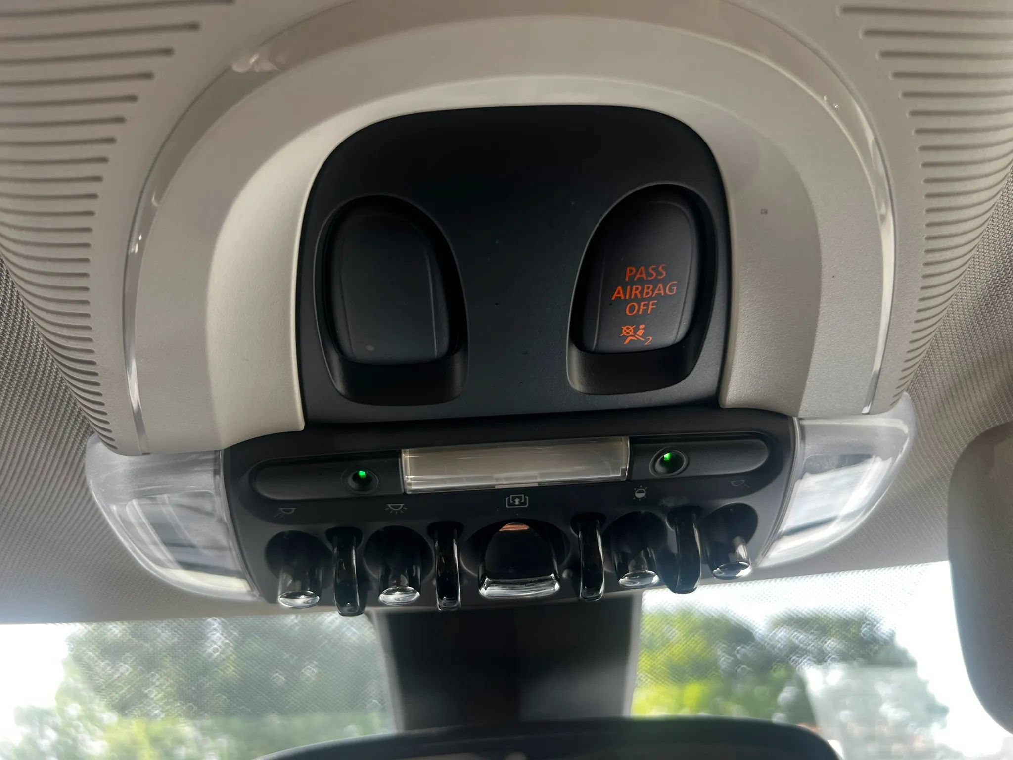 Used 2015 MINI Cooper S w/ Park Assistant Package FWD image 44