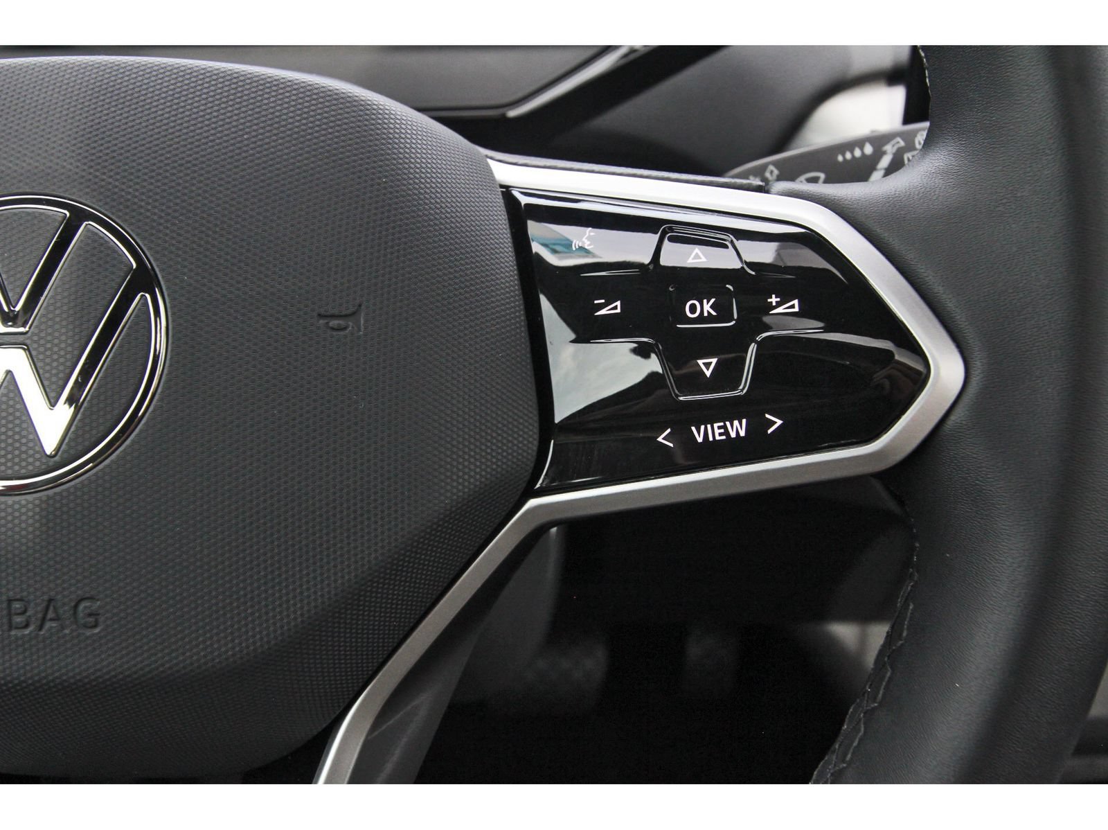 Used 2023 Volkswagen ID.4 Pro AWD/4WD image 19