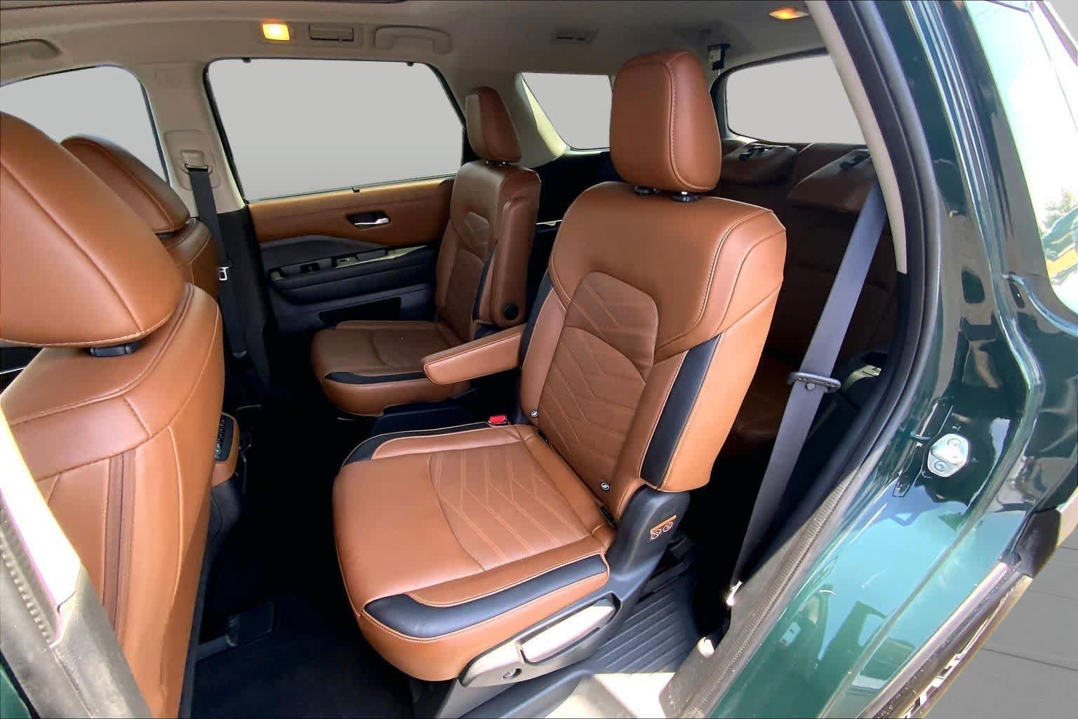 Used 2023 Nissan Pathfinder Platinum FWD image 21