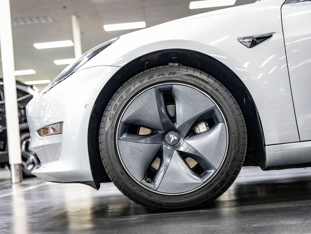 Used 2018 Tesla Model 3 Mid Range RWD image 11