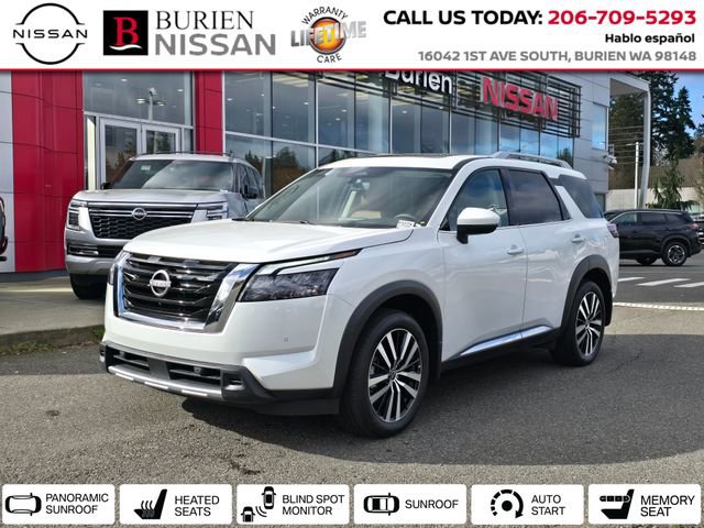 Used 2025 Nissan Pathfinder Platinum image 1