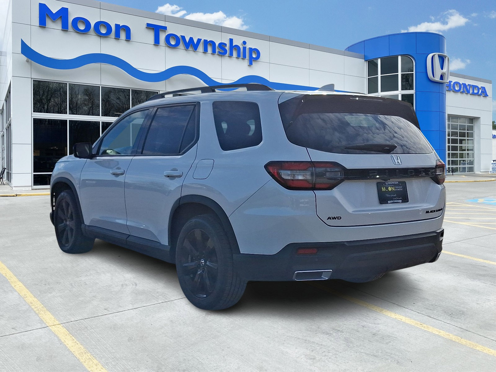 Used 2025 Honda Pilot Black Edition image 4