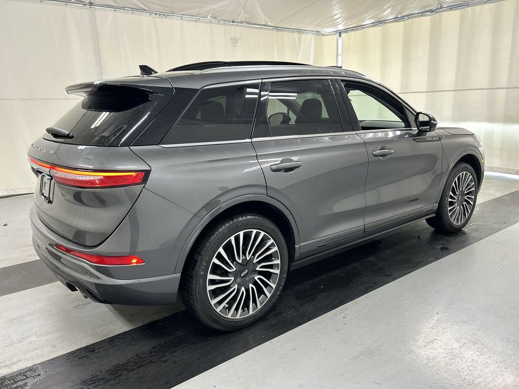 Used 2022 Lincoln Corsair Grand Touring image 2