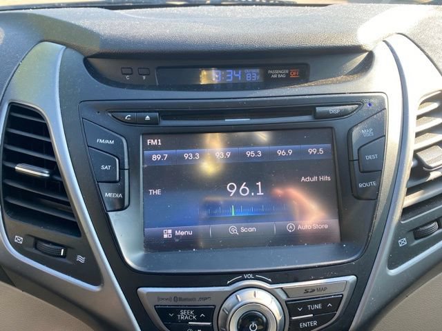 Used 2016 Hyundai Elantra Limited w/ Option Group 04 FWD image 19