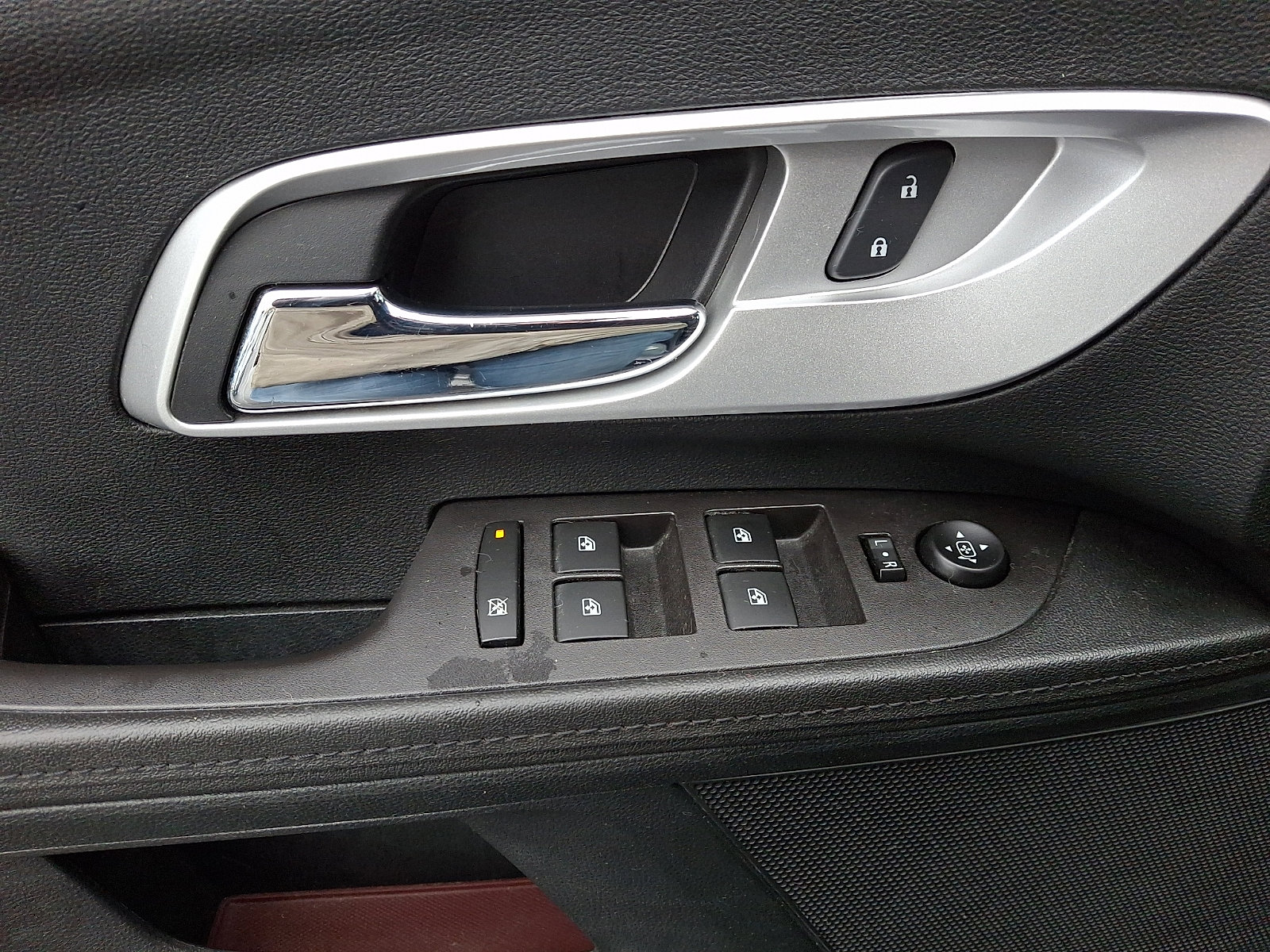 Used 2016 Chevrolet Equinox LS image 12