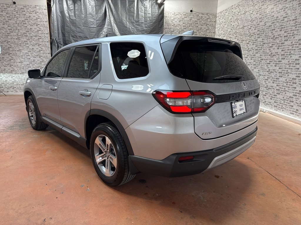 Used 2025 Honda Pilot EX-L image 5