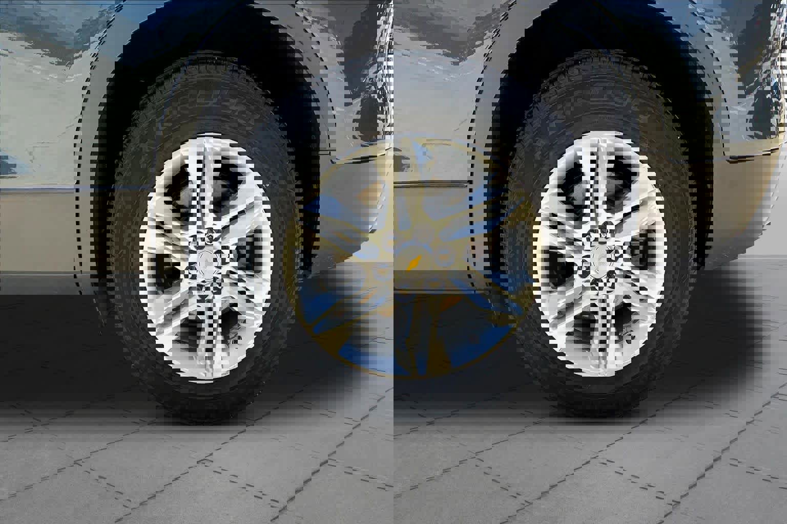 Used 2019 Chevrolet Blazer LT FWD image 11