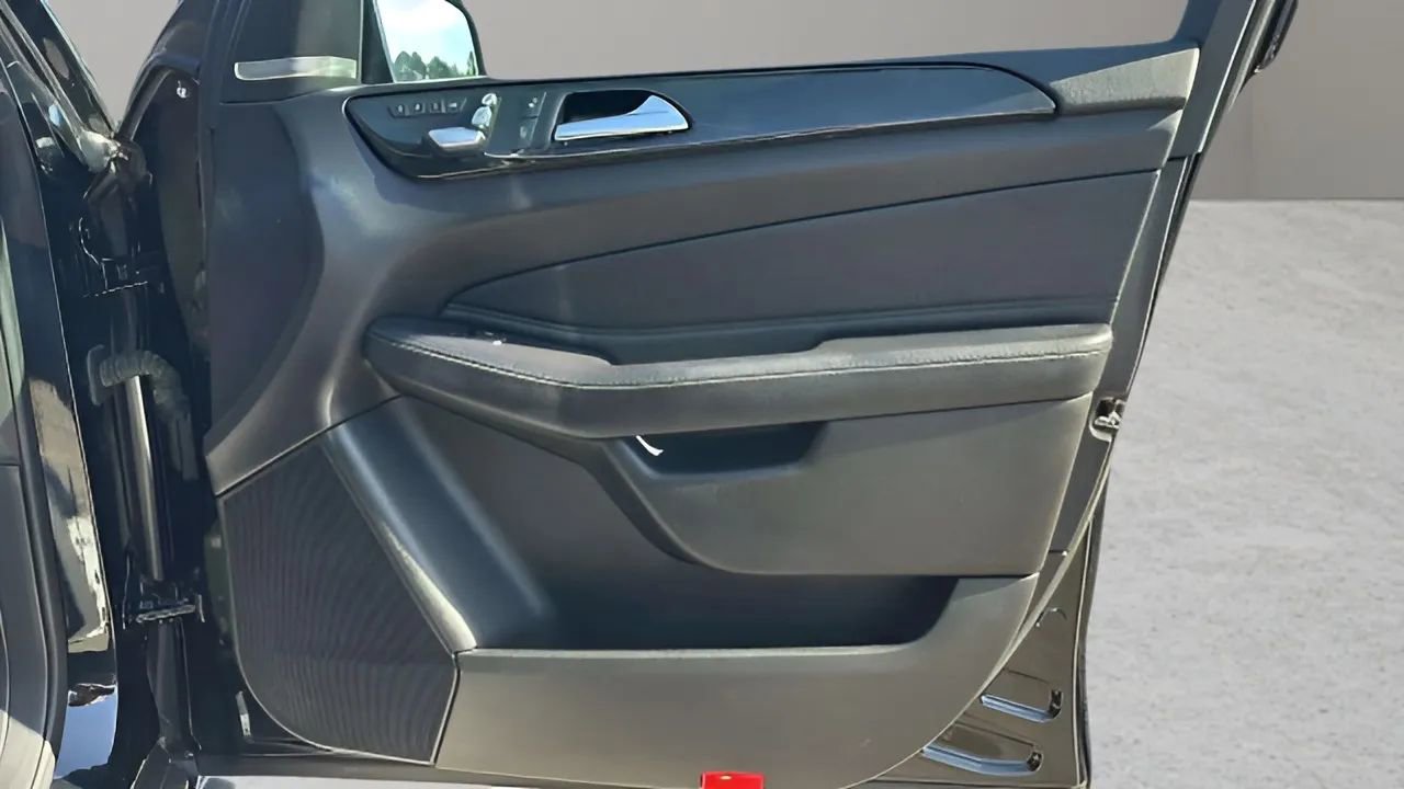 Used 2017 Mercedes-Benz GLS 450 4MATIC image 48