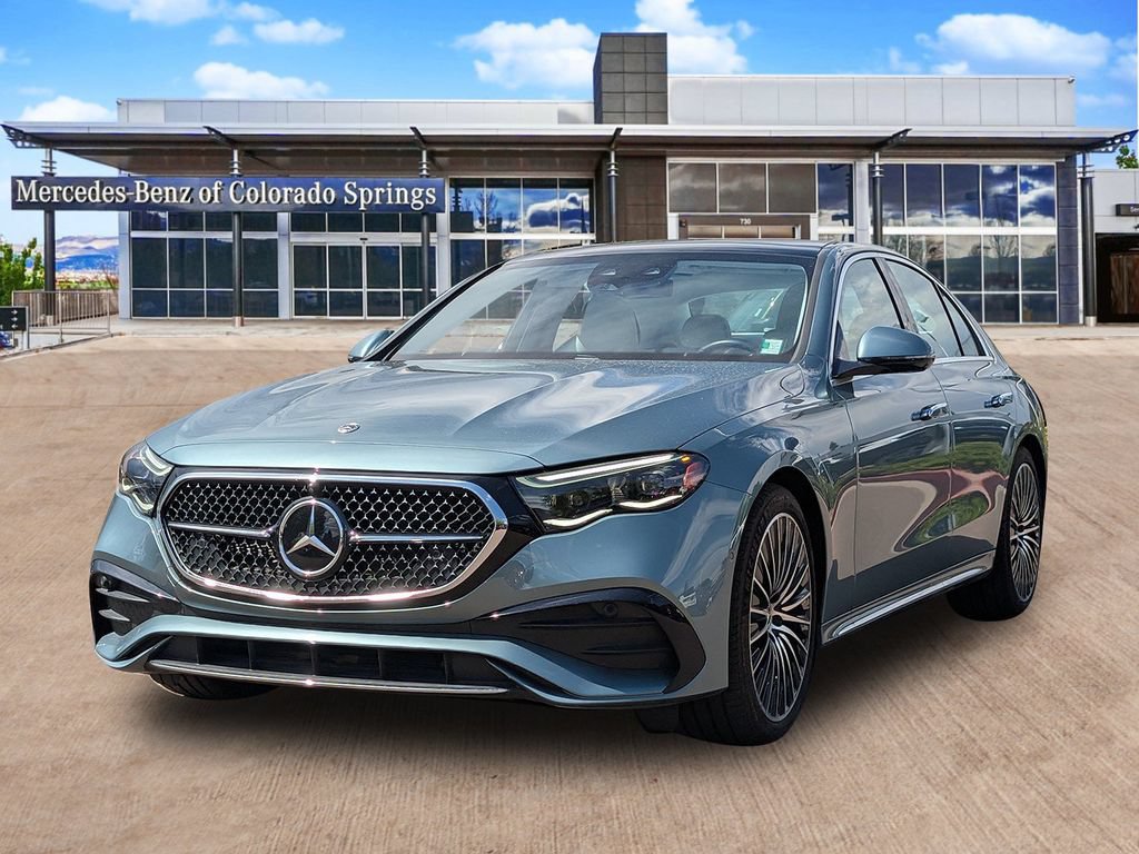 Used 2025 Mercedes-Benz E 350 4MATIC Sedan image 3