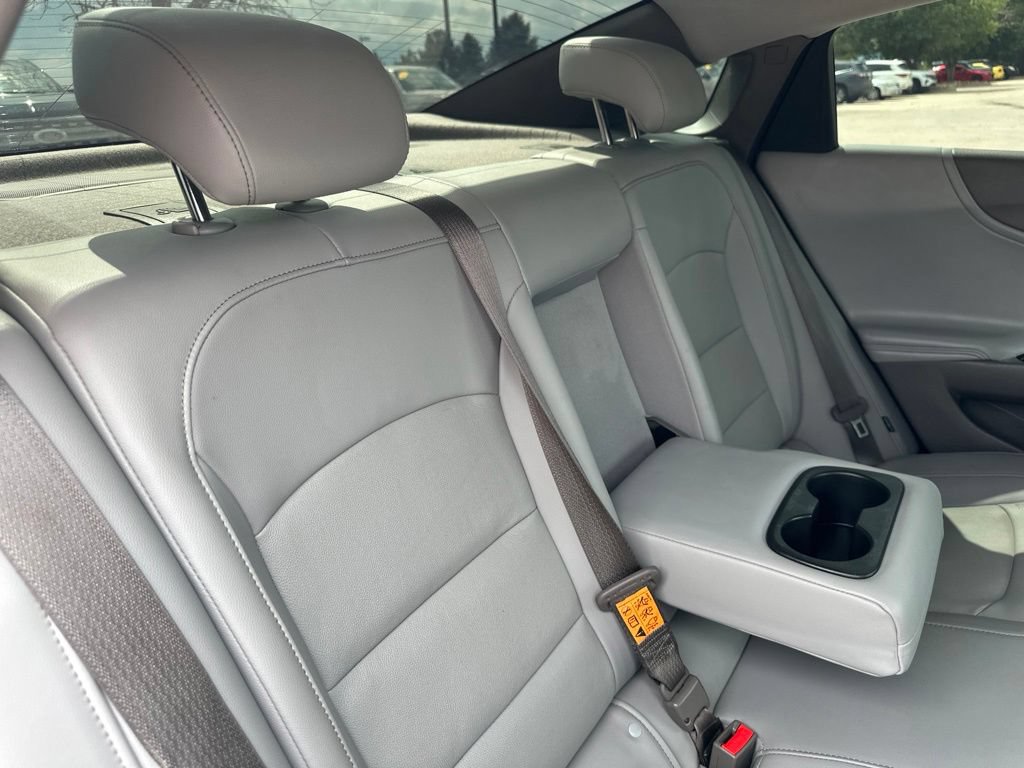 Certified 2017 Chevrolet Malibu LT w/ Leather Package FWD image 21