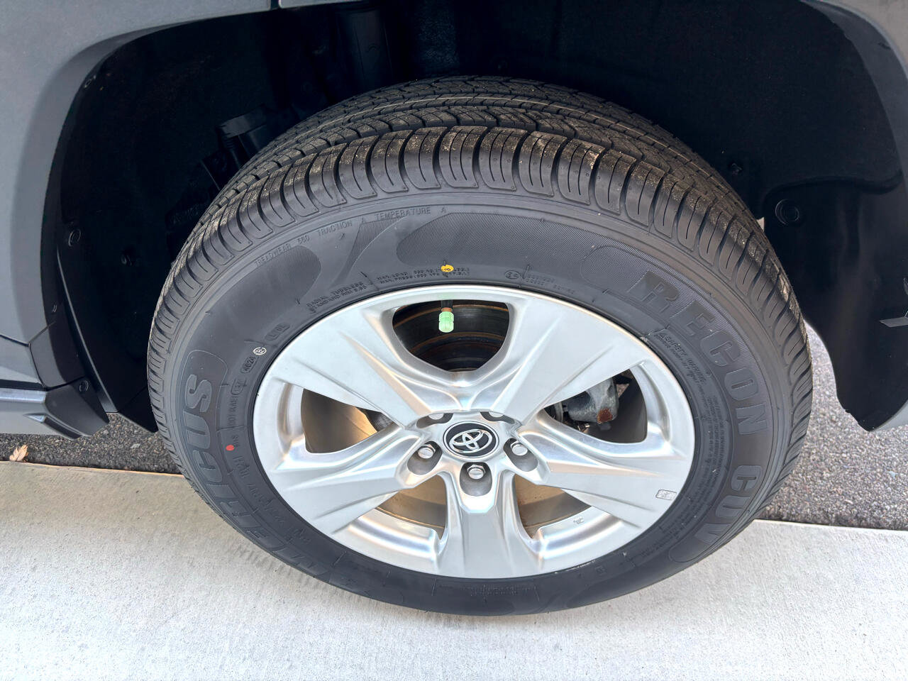 Used 2020 Toyota RAV4 XLE image 6