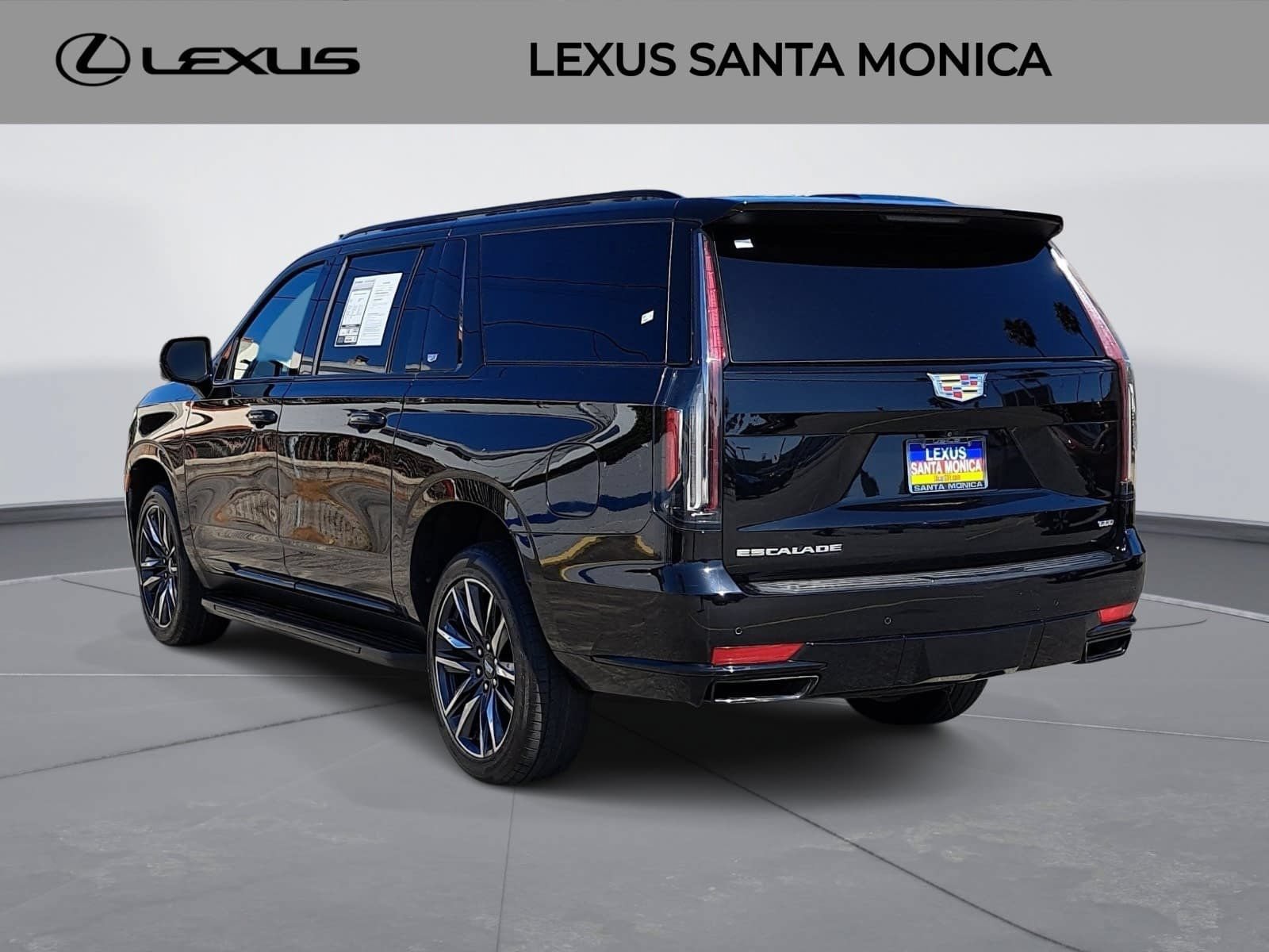 Used 2023 Cadillac Escalade ESV Sport AWD/4WD image 7