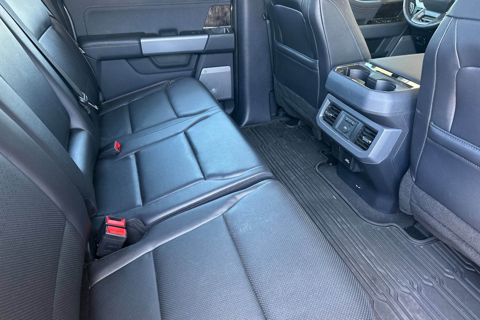 Used 2024 Ford F250 Lariat w/ FX4 Off-Road Package AWD/4WD image 18