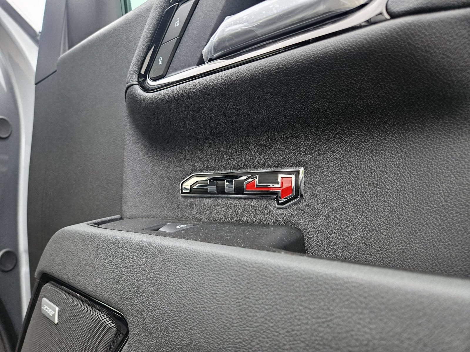 New 2026 GMC Sierra 1500 AT4 w/ AT4 Premium Package AWD/4WD image 33