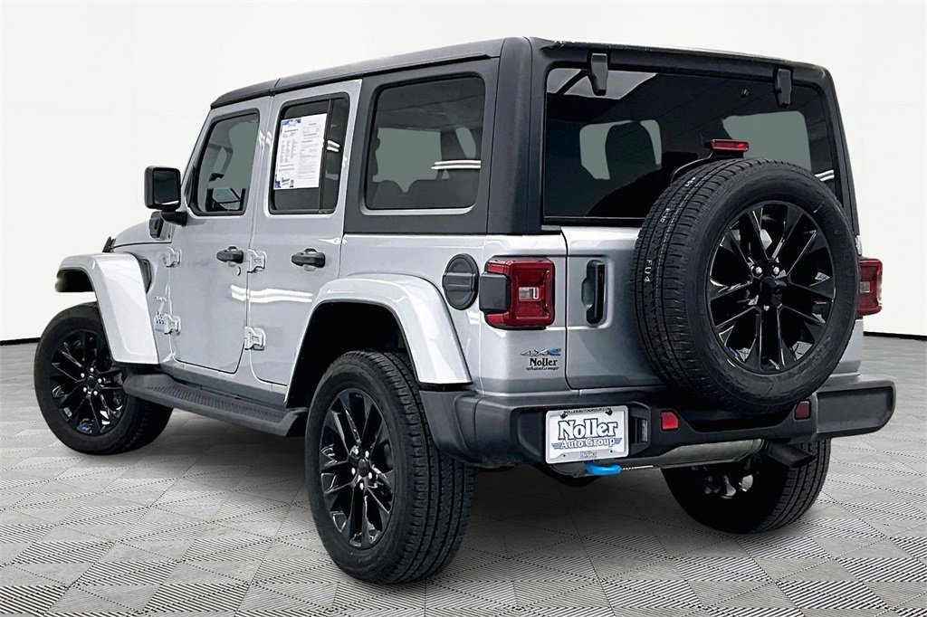 Used 2023 Jeep Wrangler Unlimited Sahara image 13