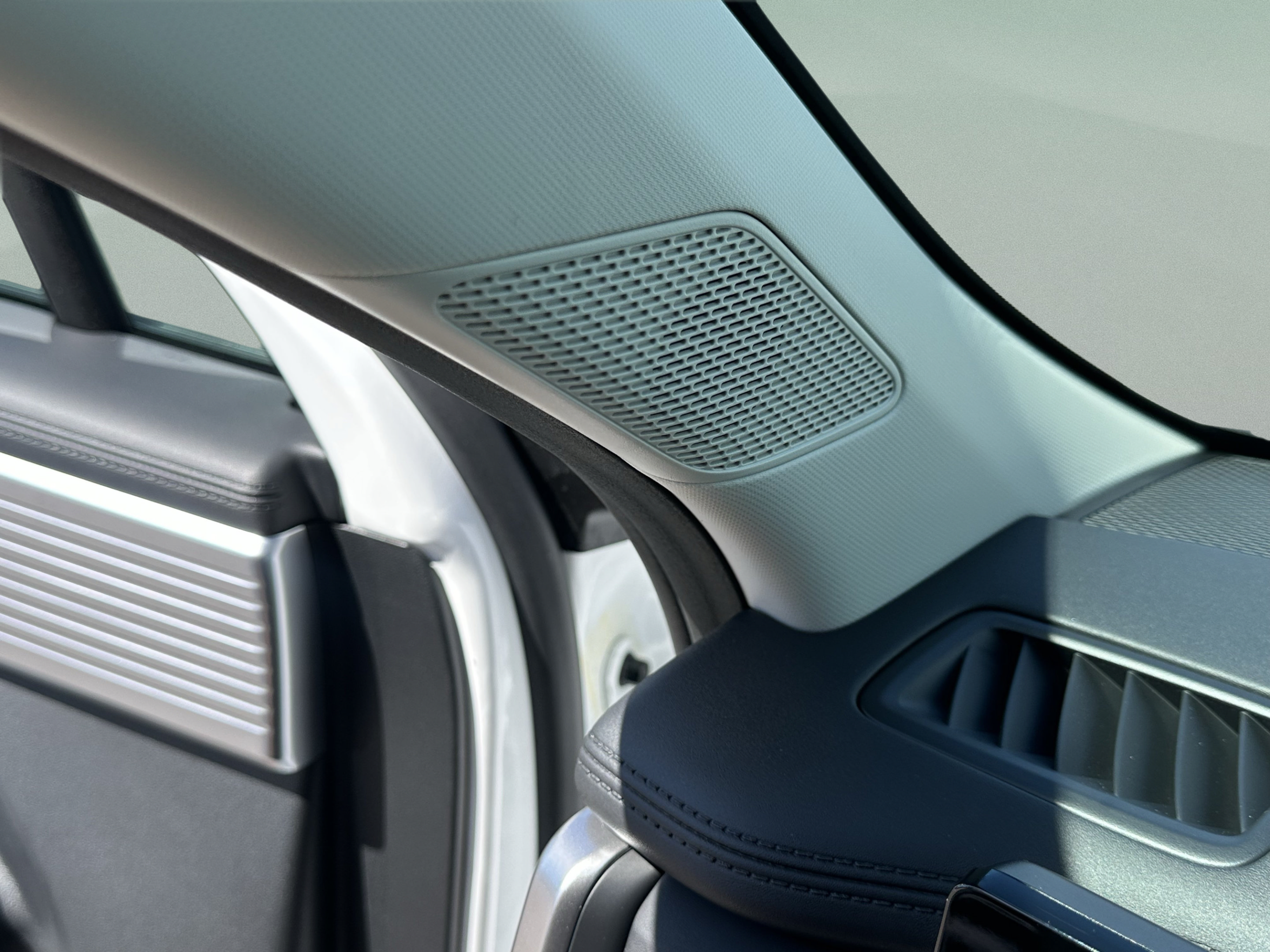 New 2027 Hyundai Santa Fe SEL FWD image 30