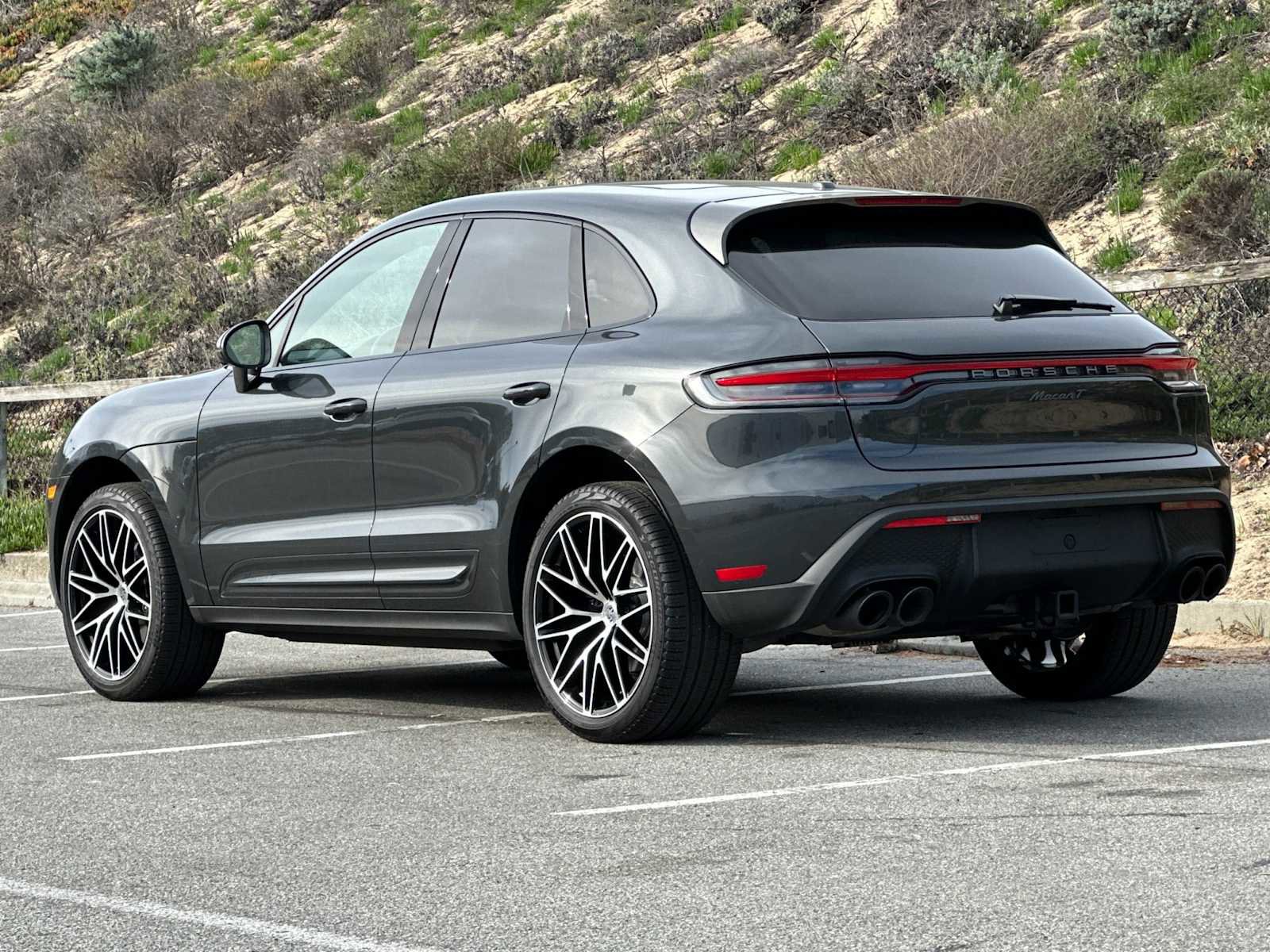 Used 2025 Porsche Macan Turbo image 3