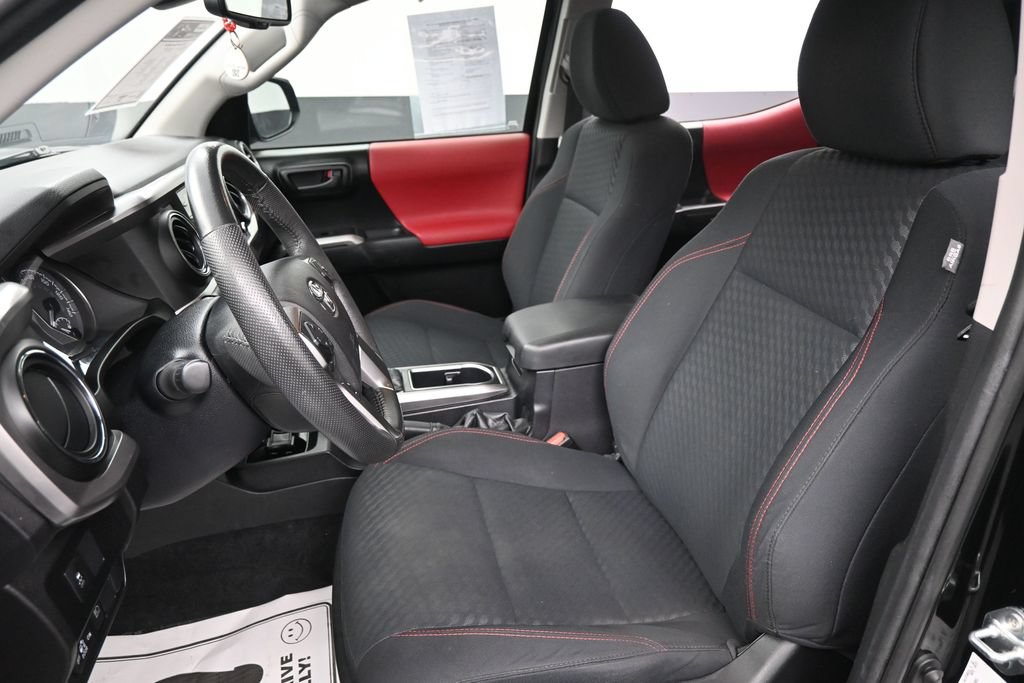 Used 2022 Toyota Tacoma SR5 w/ Technology Package RWD image 25