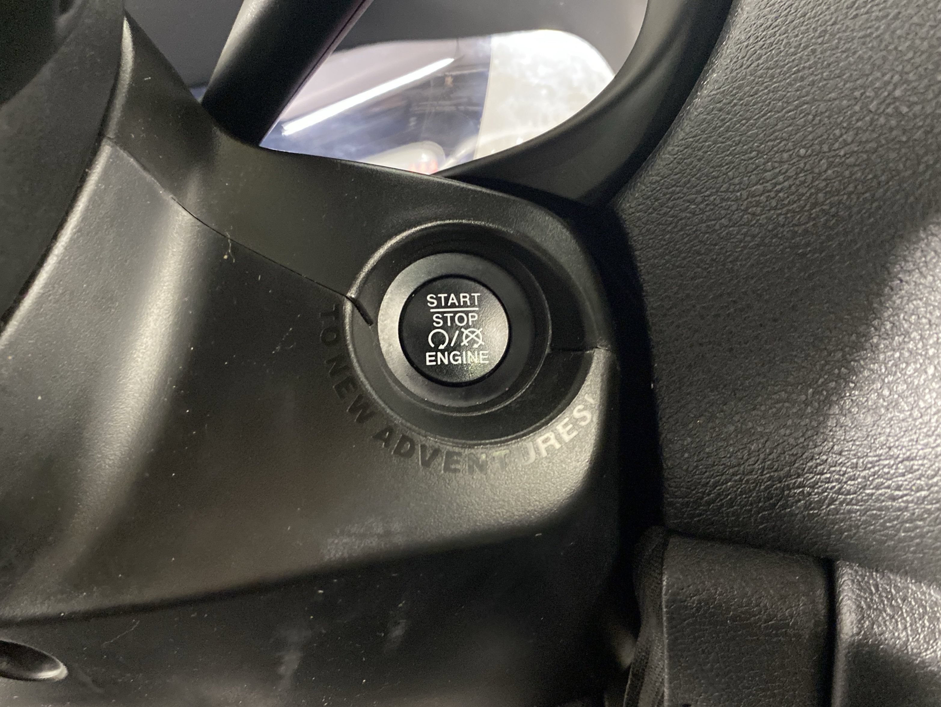 Used 2019 Jeep Renegade Trailhawk w/ UConnect 8.4 Nav Group AWD/4WD image 27