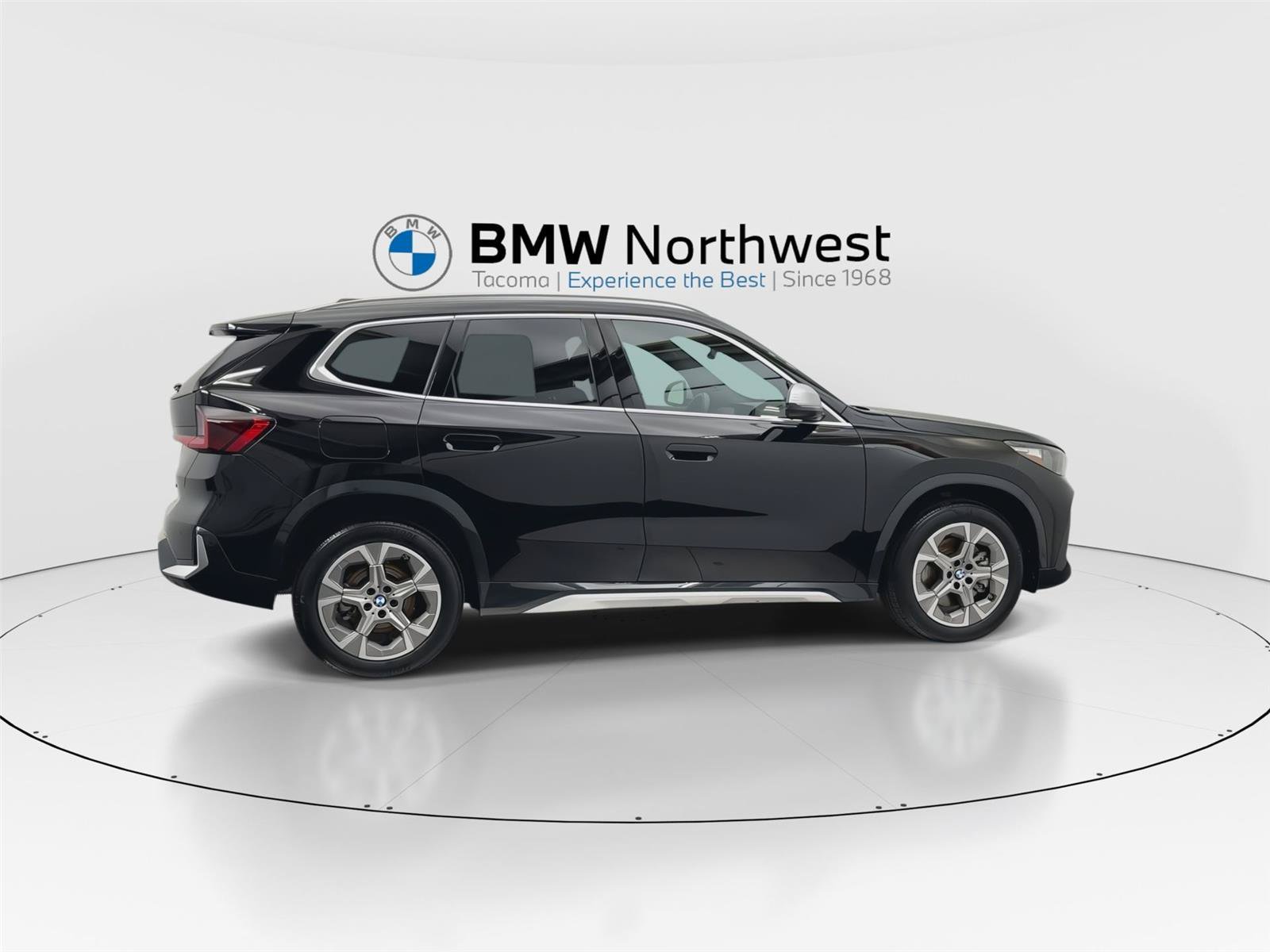 Used 2023 BMW X1 xDrive28i w/ Convenience Package AWD/4WD image 4