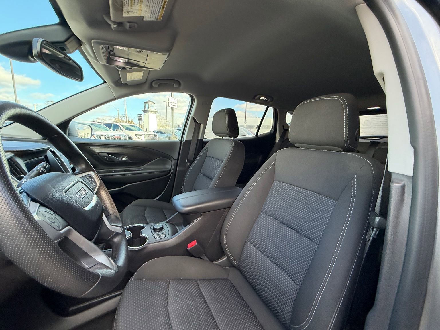 Used 2024 GMC Terrain SLE w/ Driver Convenience Package image 12