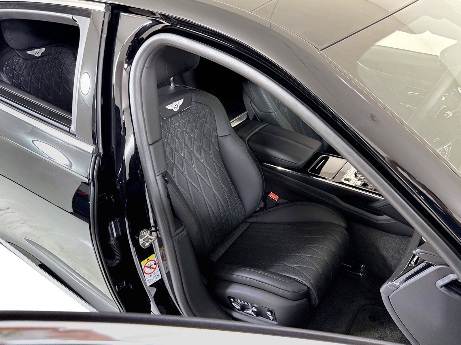 Used 2022 Bentley Flying Spur V8 AWD/4WD image 30