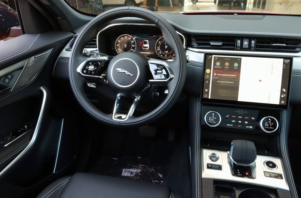 Used 2026 Jaguar F-PACE R-Dynamic S AWD/4WD image 16