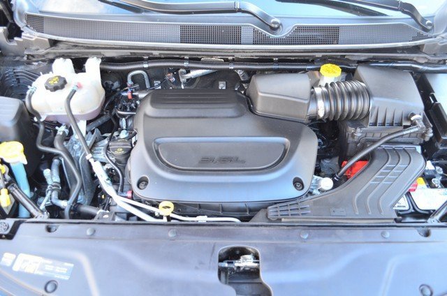 Used 2024 Chrysler Pacifica Touring-L image 38