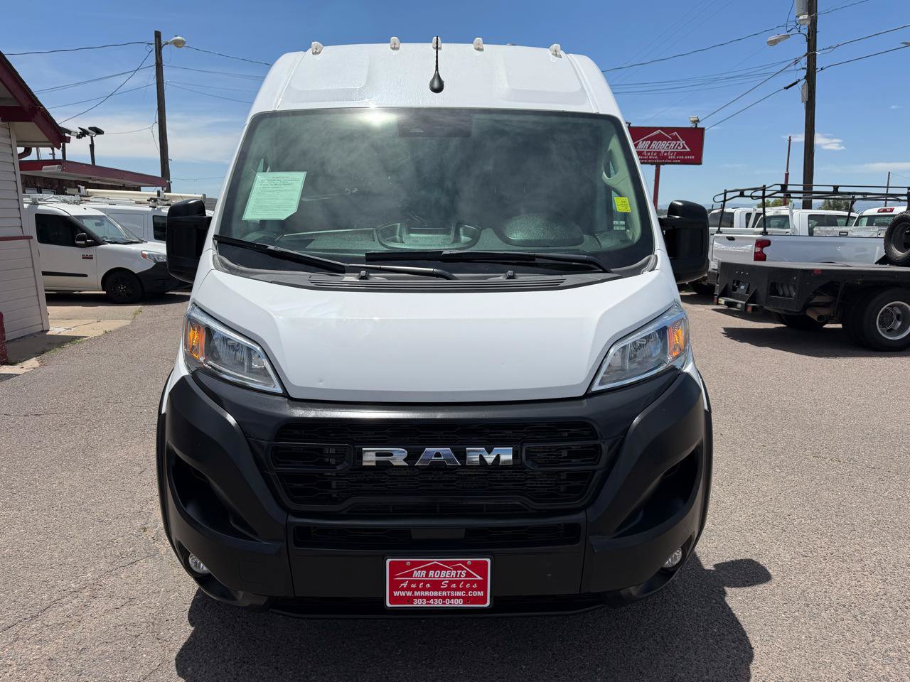 Used 2024 RAM ProMaster 2500 w/ Convenience Group FWD image 3