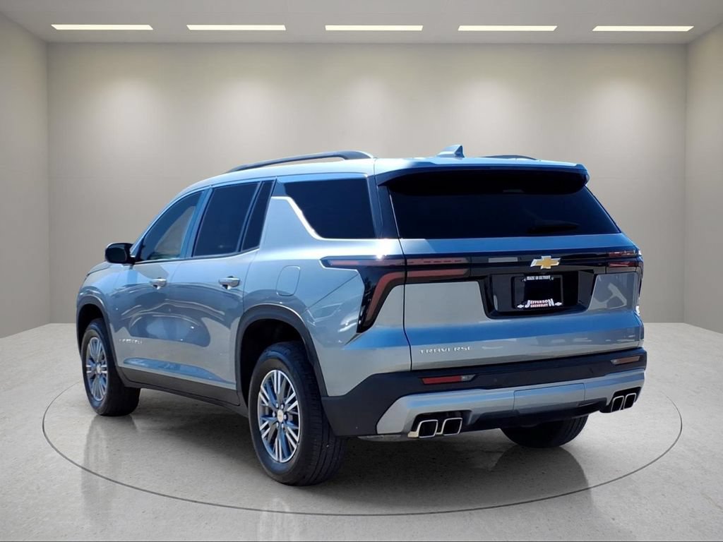 Used 2025 Chevrolet Traverse LT FWD image 21