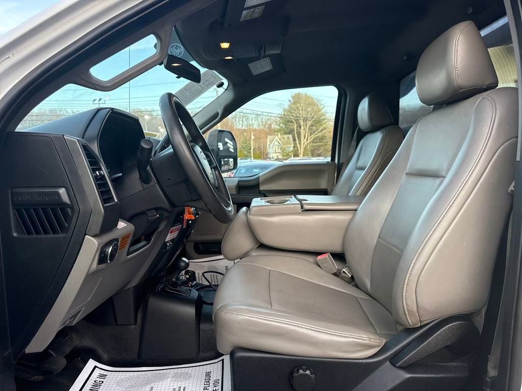 Used 2017 Ford F550 4x4 Regular Cab Super Duty image 17