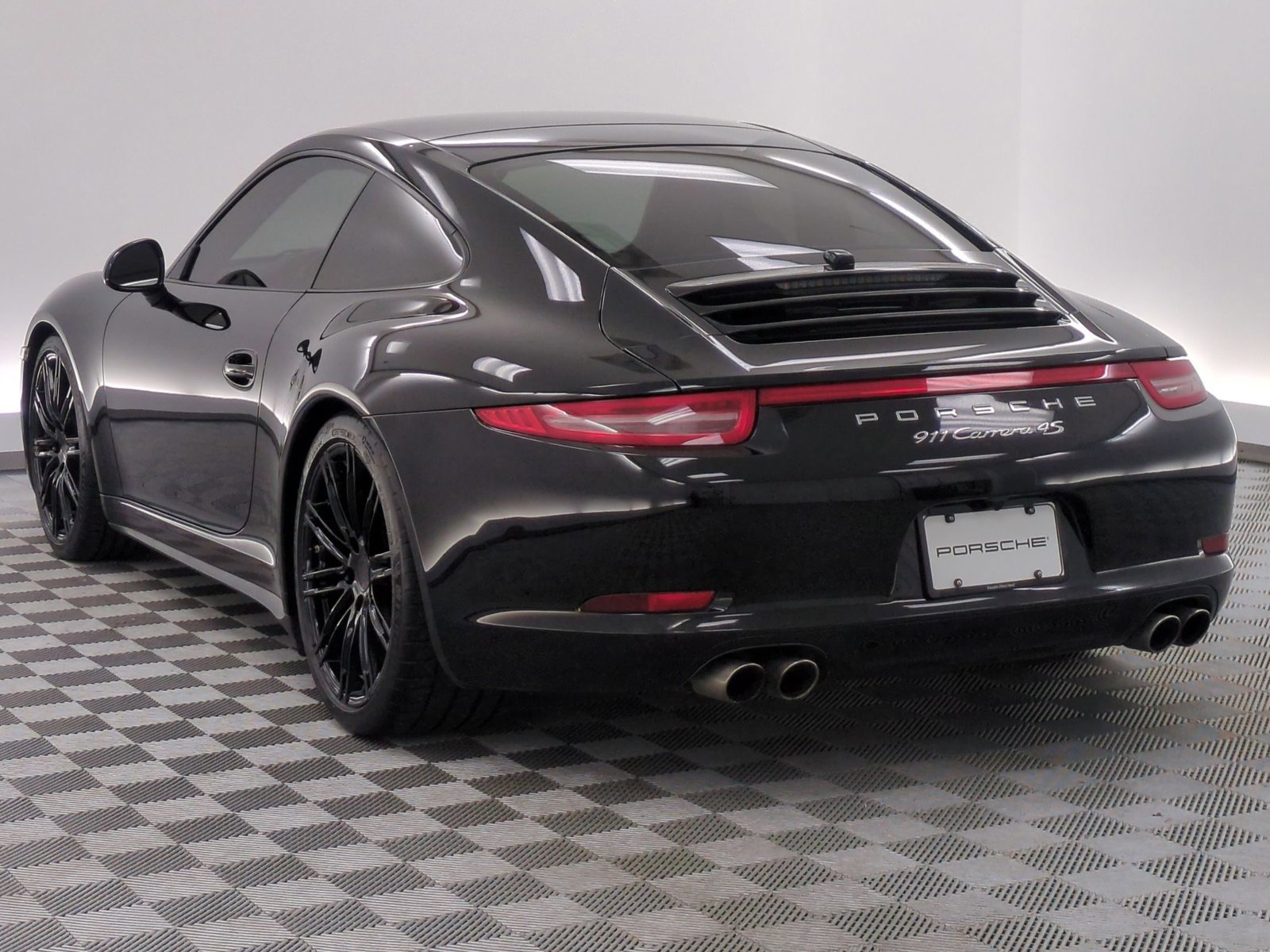 Used 2015 Porsche 911 Carrera 4S image 3
