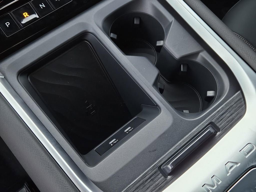 New 2026 Nissan Armada SL w/ Captain's Chari Seat Package image 21