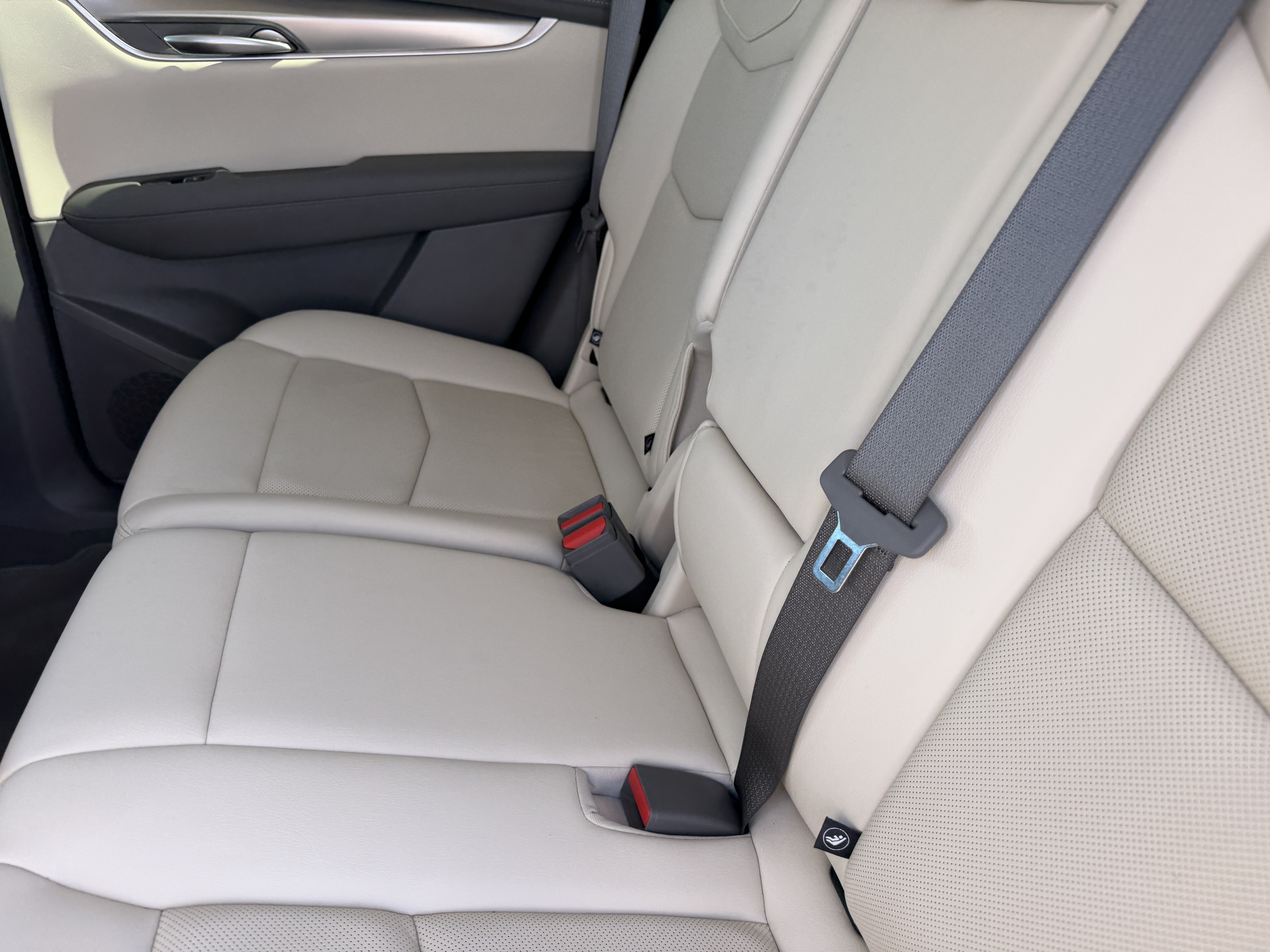 Certified 2022 Cadillac XT5 Premium Luxury FWD image 16