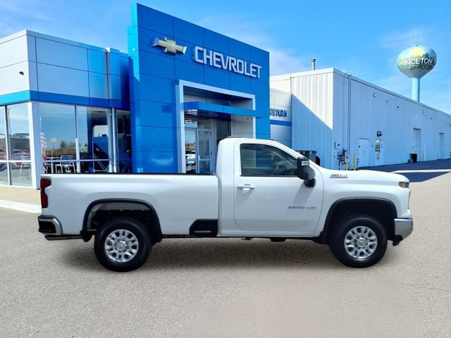 Used 2025 Chevrolet Silverado 3500 LT AWD/4WD image 2