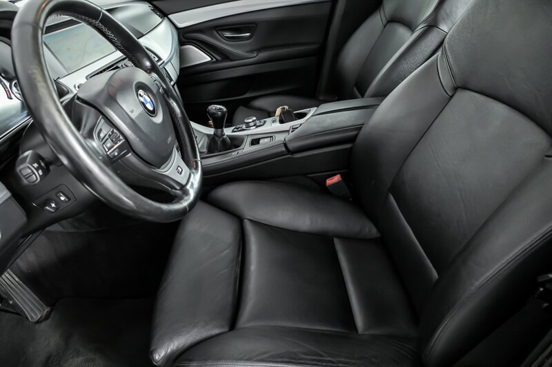 Used 2013 BMW 550i Sedan RWD image 17