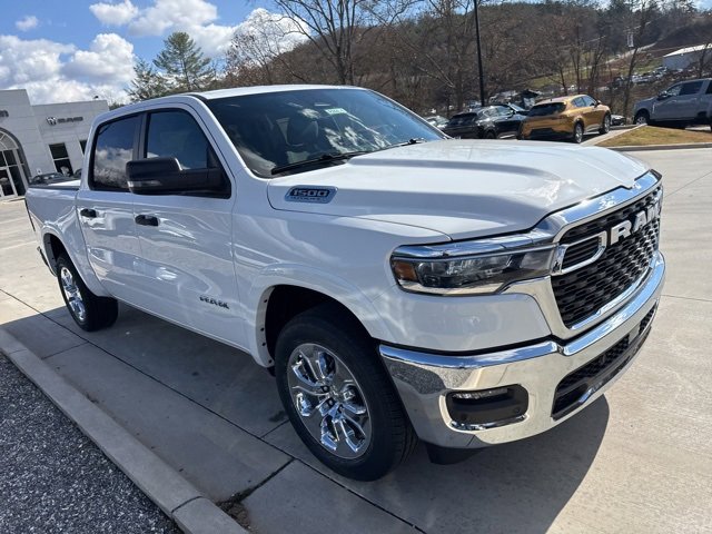 New 2026 RAM 1500 4x4 Crew Cab