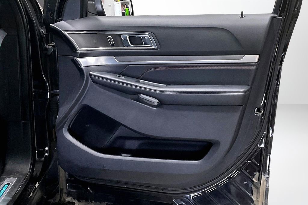 Used 2019 Ford Explorer Sport image 28