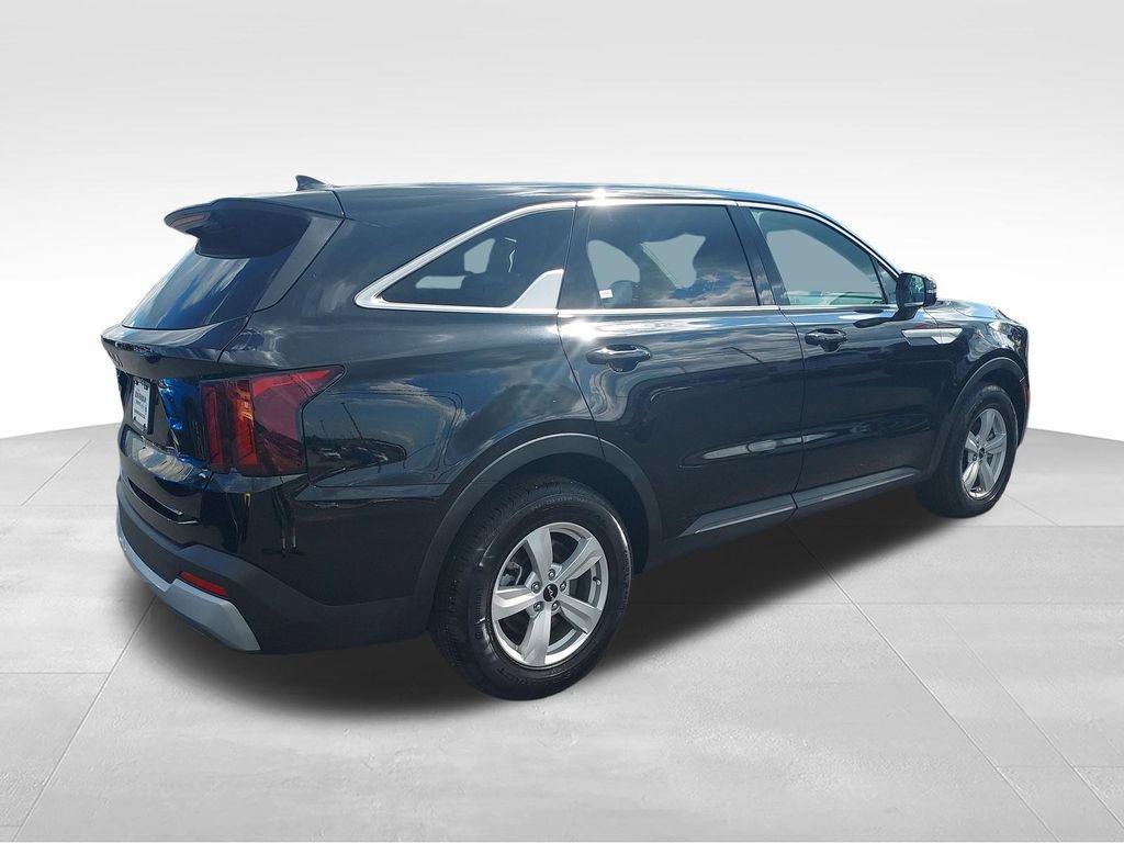 Used 2026 Kia Sorento LX FWD image 5